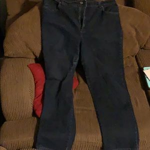 Gloria Vanderbilt “Amanda” jeans